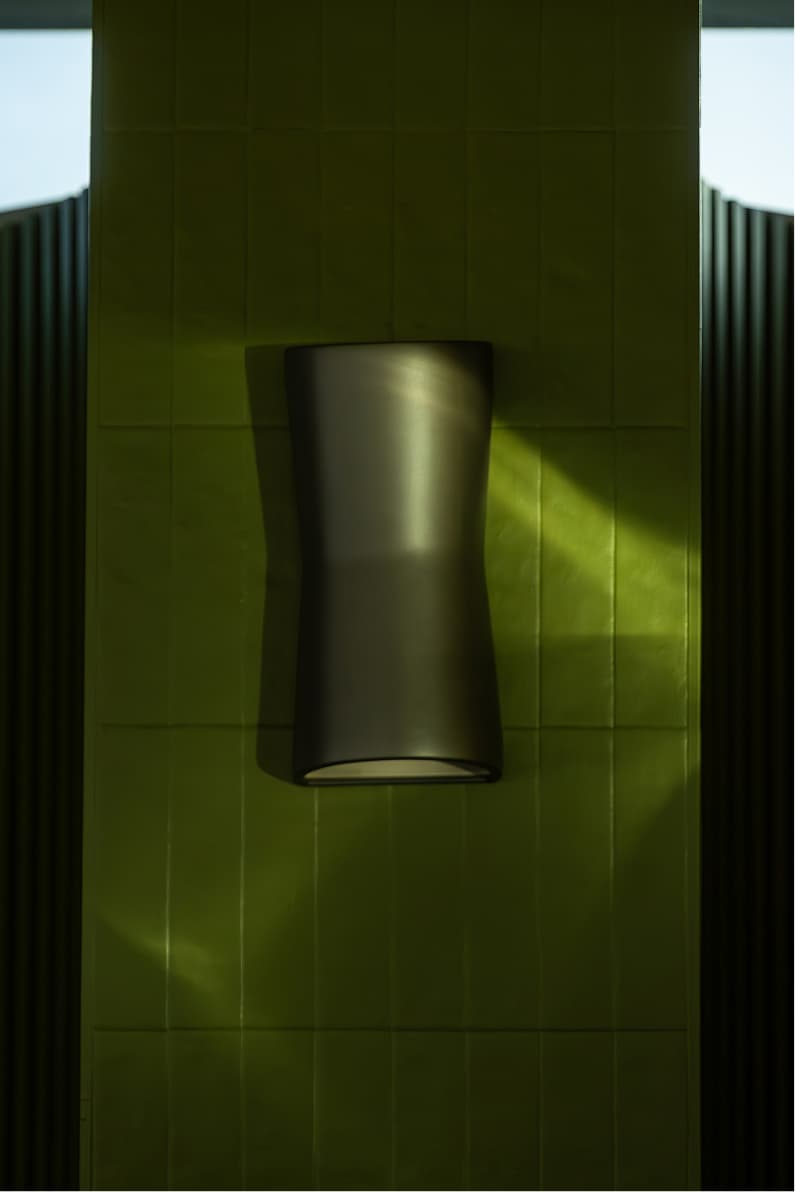 Wall sconce